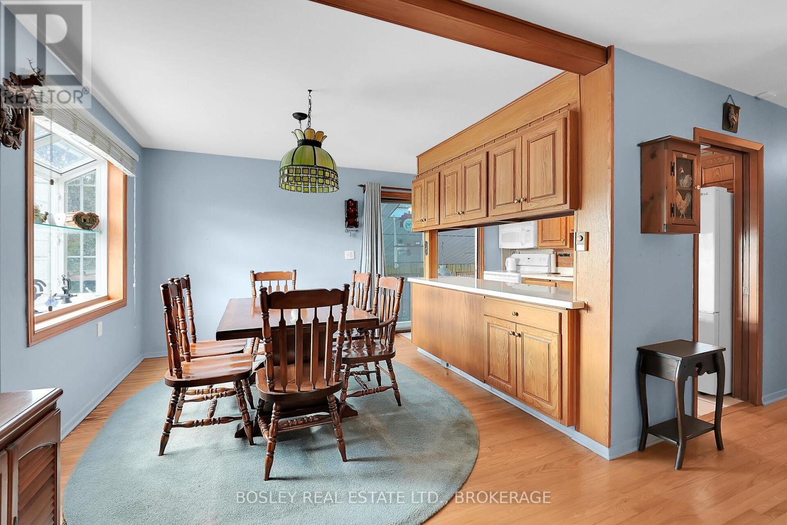 25 Lawrence Drive, Thorold (Confederation Heights), Ontario  L2V 2X6 - Photo 7 - X12432339