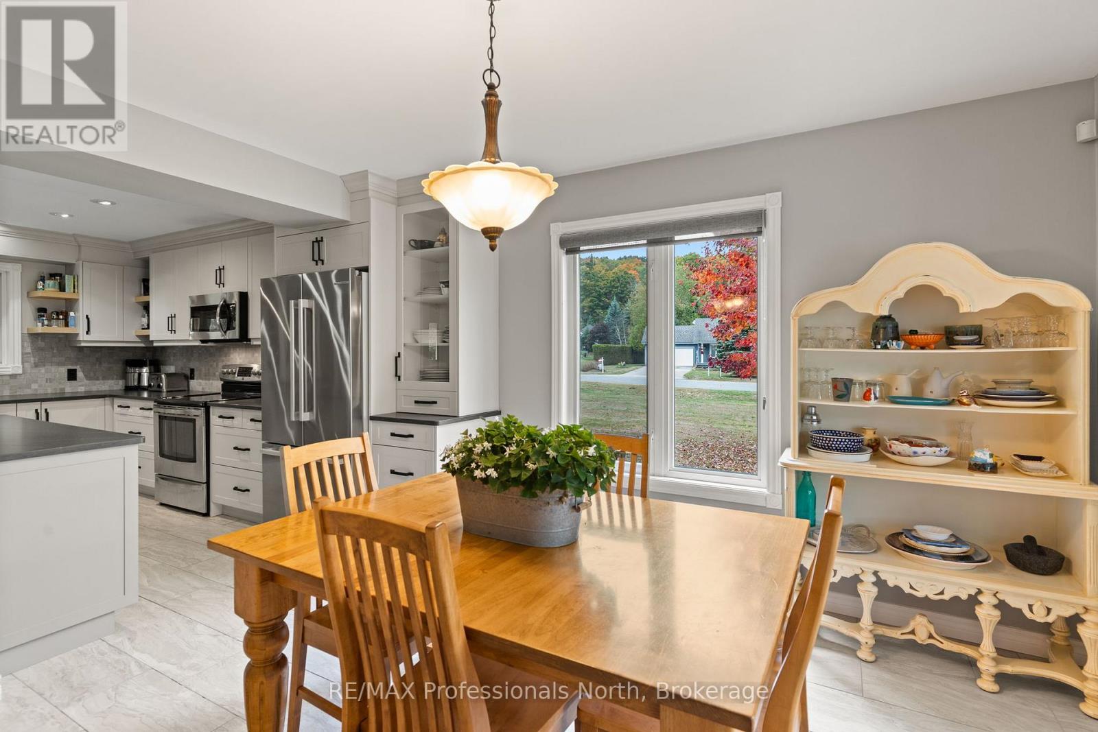 13 Glebe Road, Dysart Et Al, Ontario  K0M 1S0 - Photo 12 - X12432351