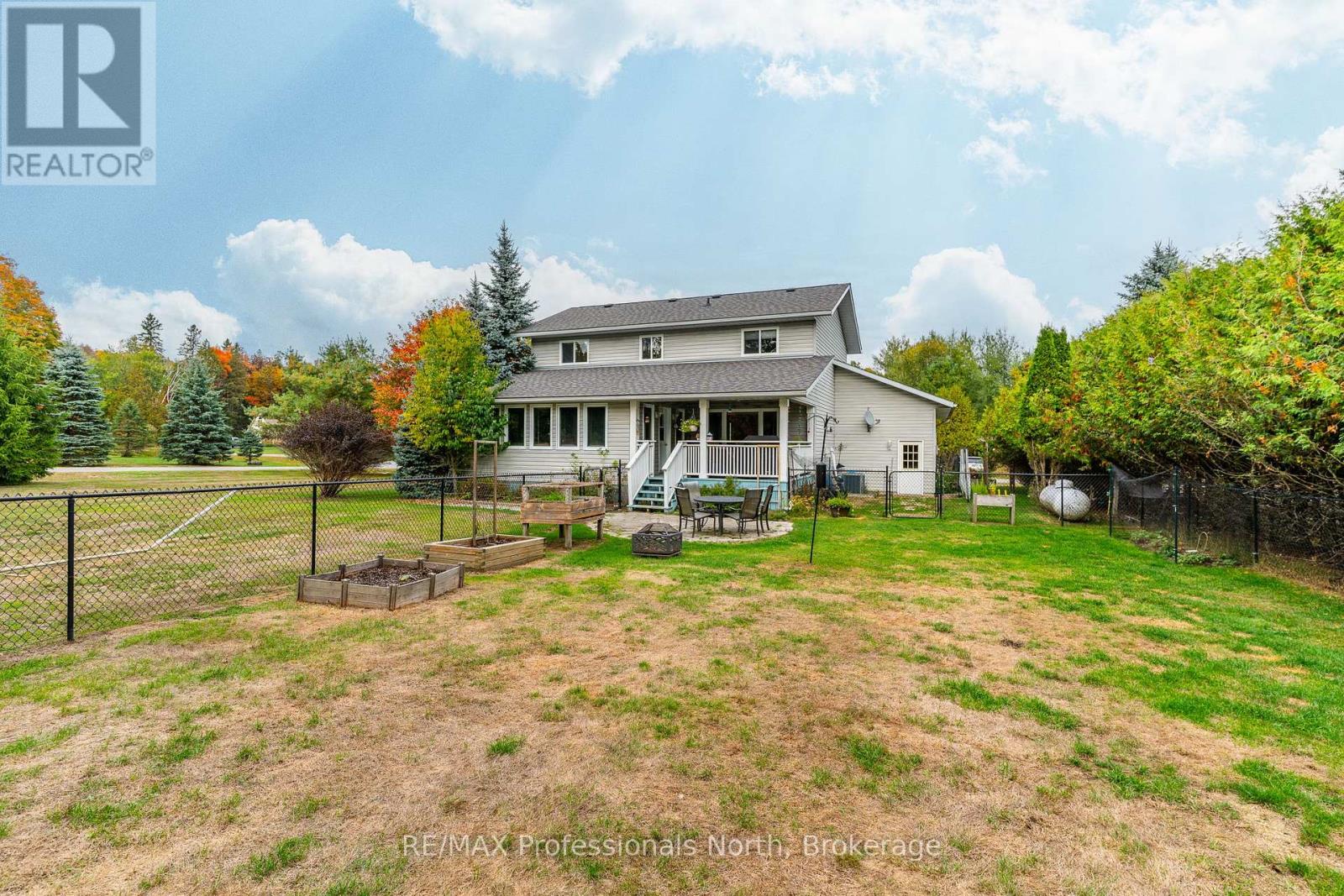 13 Glebe Road, Dysart Et Al, Ontario  K0M 1S0 - Photo 4 - X12432351