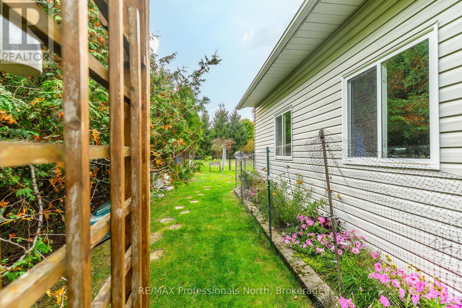 13 Glebe Road, Dysart Et Al, Ontario  K0M 1S0 - Photo 42 - X12432351