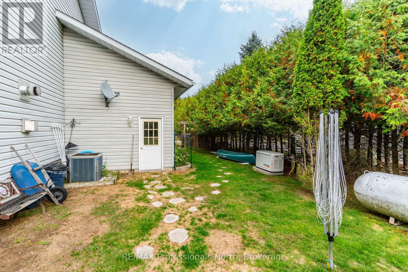 13 Glebe Road, Dysart Et Al, Ontario  K0M 1S0 - Photo 44 - X12432351