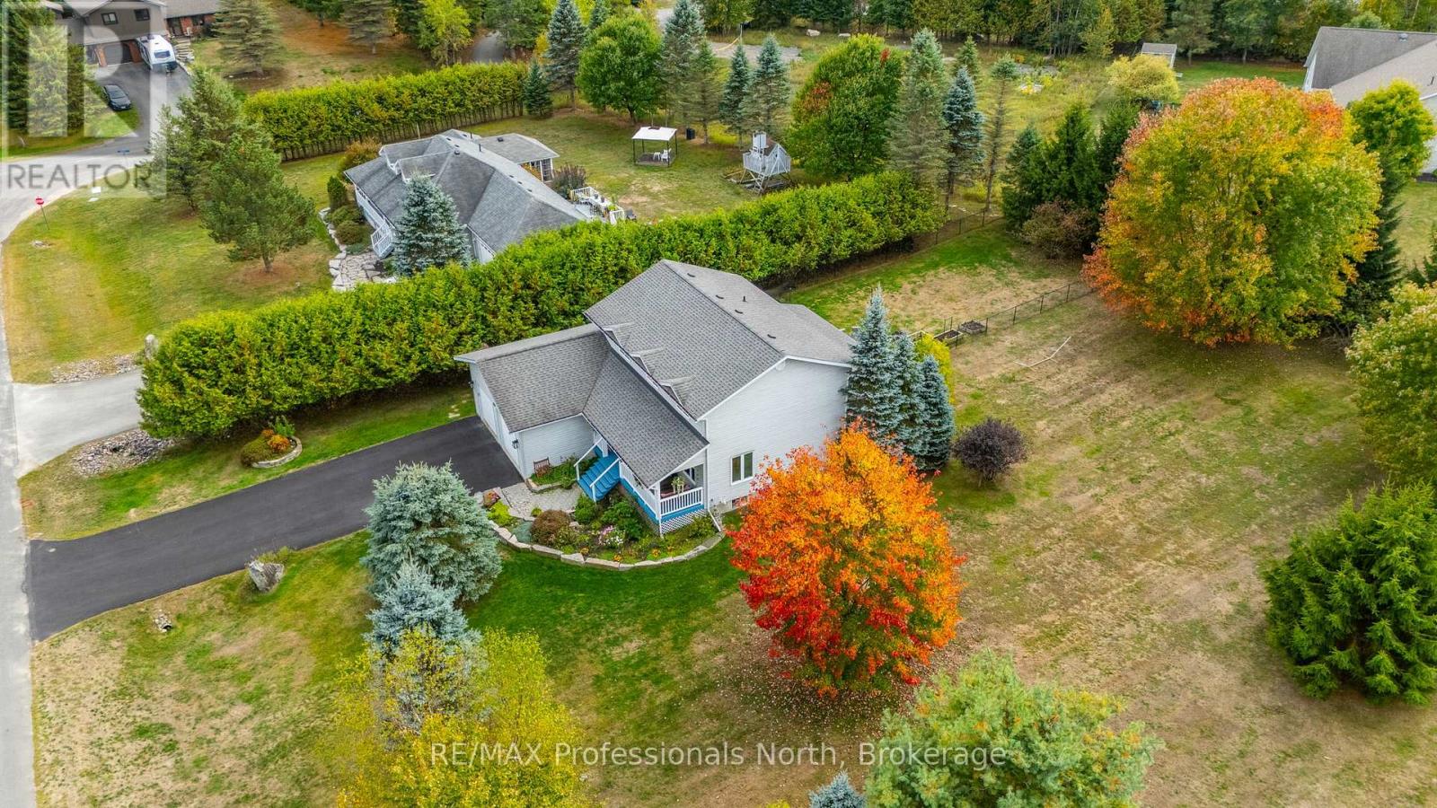 13 Glebe Road, Dysart Et Al, Ontario  K0M 1S0 - Photo 5 - X12432351