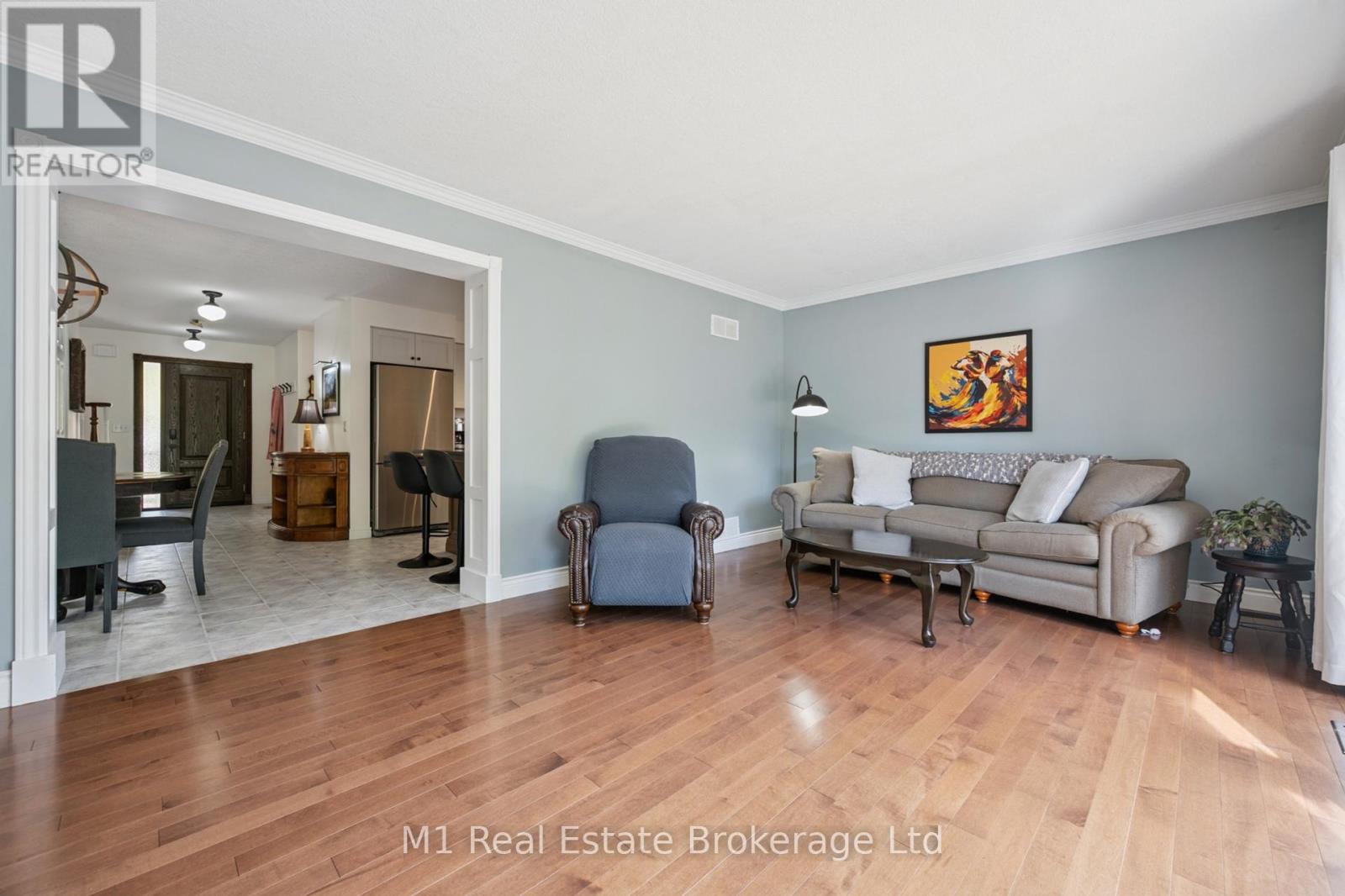 25 Mackay Street, Guelph, Ontario  N1E 7H3 - Photo 10 - X12432374