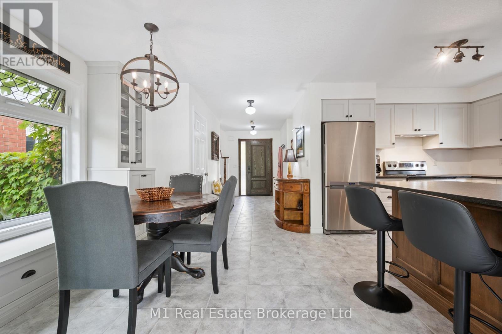 25 Mackay Street, Guelph, Ontario  N1E 7H3 - Photo 8 - X12432374