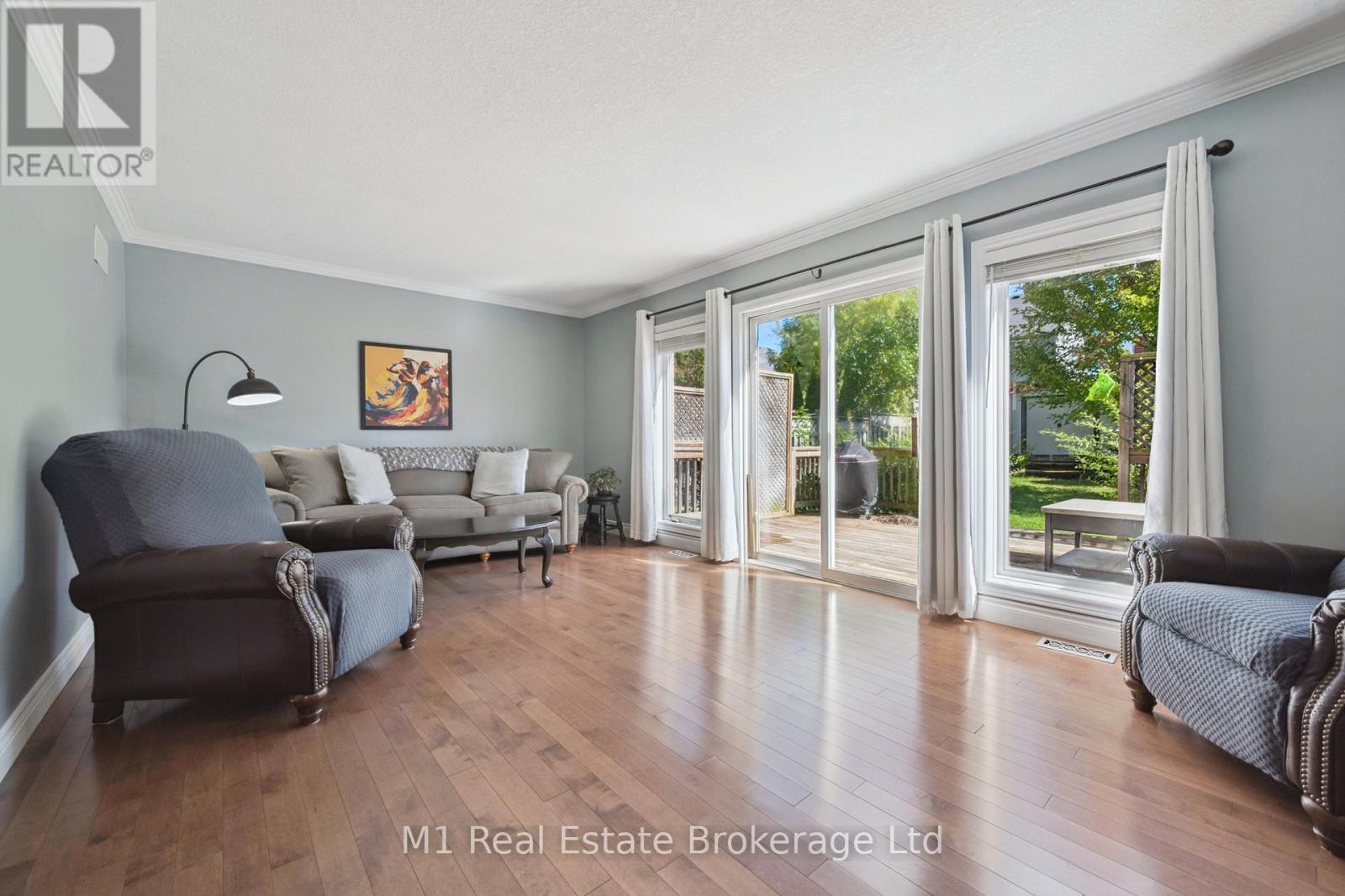 25 Mackay Street, Guelph, Ontario  N1E 7H3 - Photo 9 - X12432374