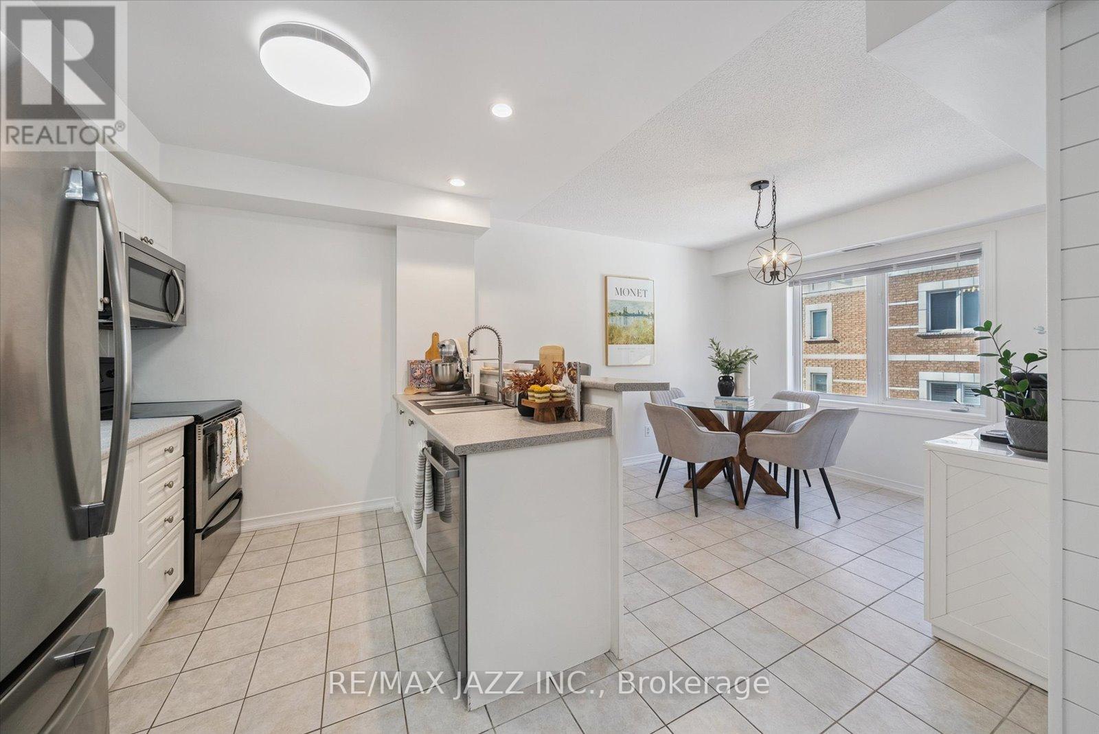 205 - 120 Aspen Springs Drive, Clarington, Ontario  L1C 0G7 - Photo 11 - E12432438