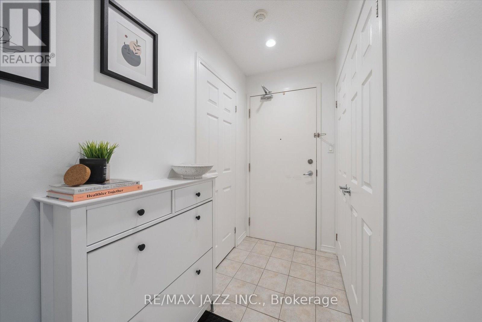 205 - 120 Aspen Springs Drive, Clarington, Ontario  L1C 0G7 - Photo 2 - E12432438