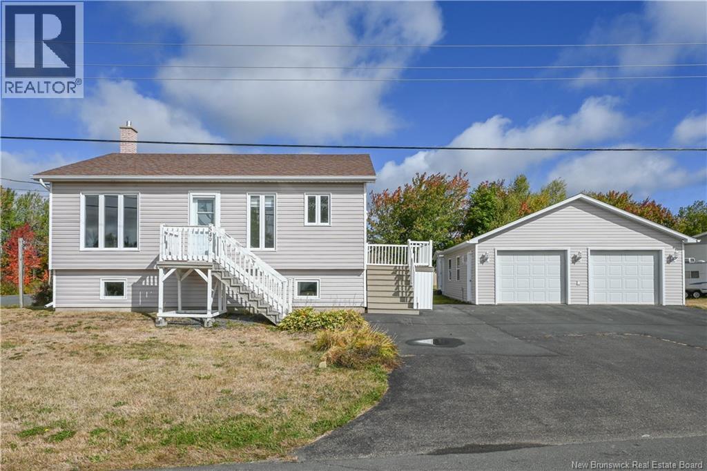 549 Rue Suzanne Street, Tracadie, New Brunswick  E1X 1B5 - Photo 1 - NB127558