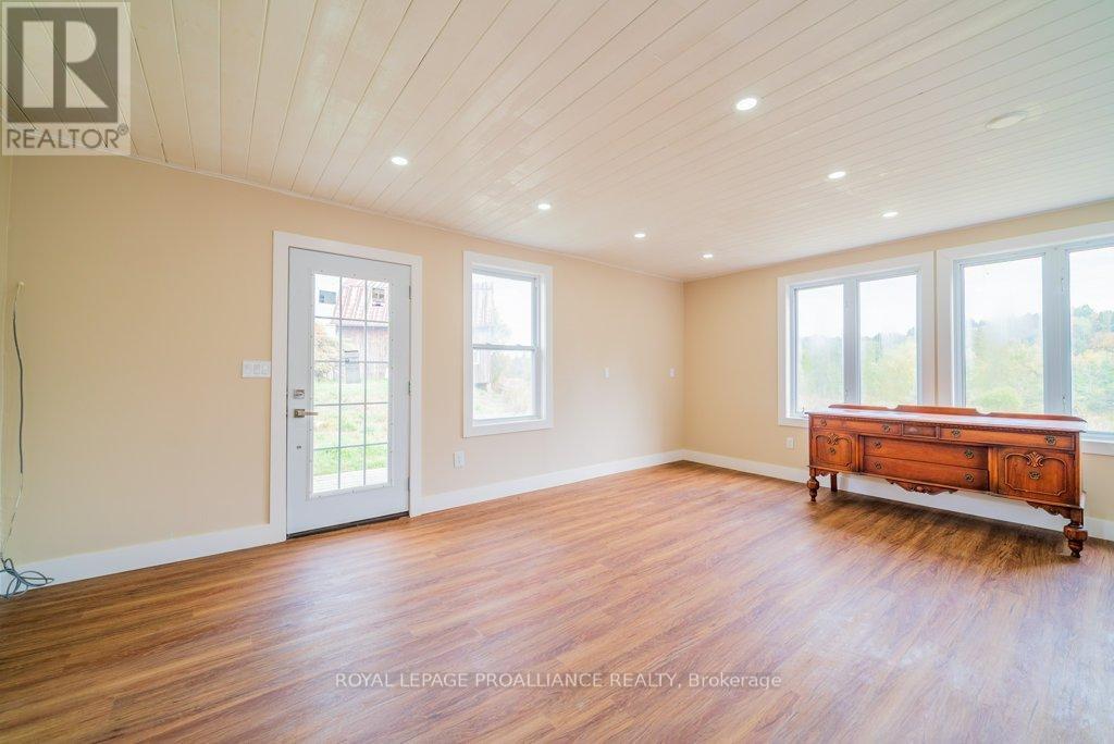 5948 Ardoch Road, North Frontenac, Ontario  K0H 1C0 - Photo 18 - X12432376