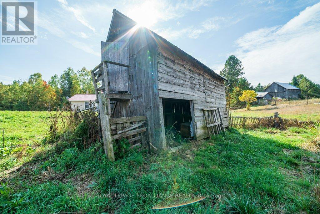 5948 Ardoch Road, North Frontenac, Ontario  K0H 1C0 - Photo 38 - X12432376