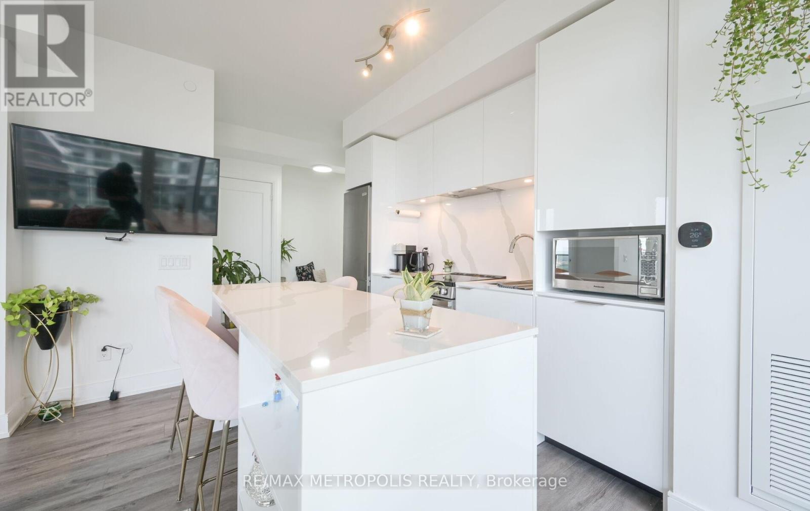 2808 - 70 Annie Craig Drive, Toronto, Ontario  M8V 0G2 - Photo 11 - W12432250
