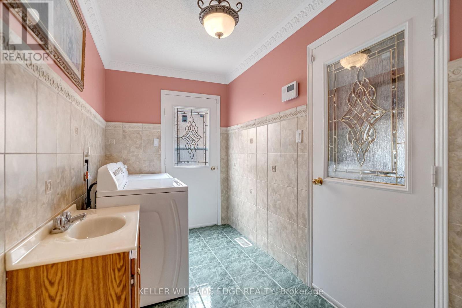 51 Corkett Drive, Brampton (Northwood Park), Ontario  L6X 3G1 - Photo 11 - W12432264