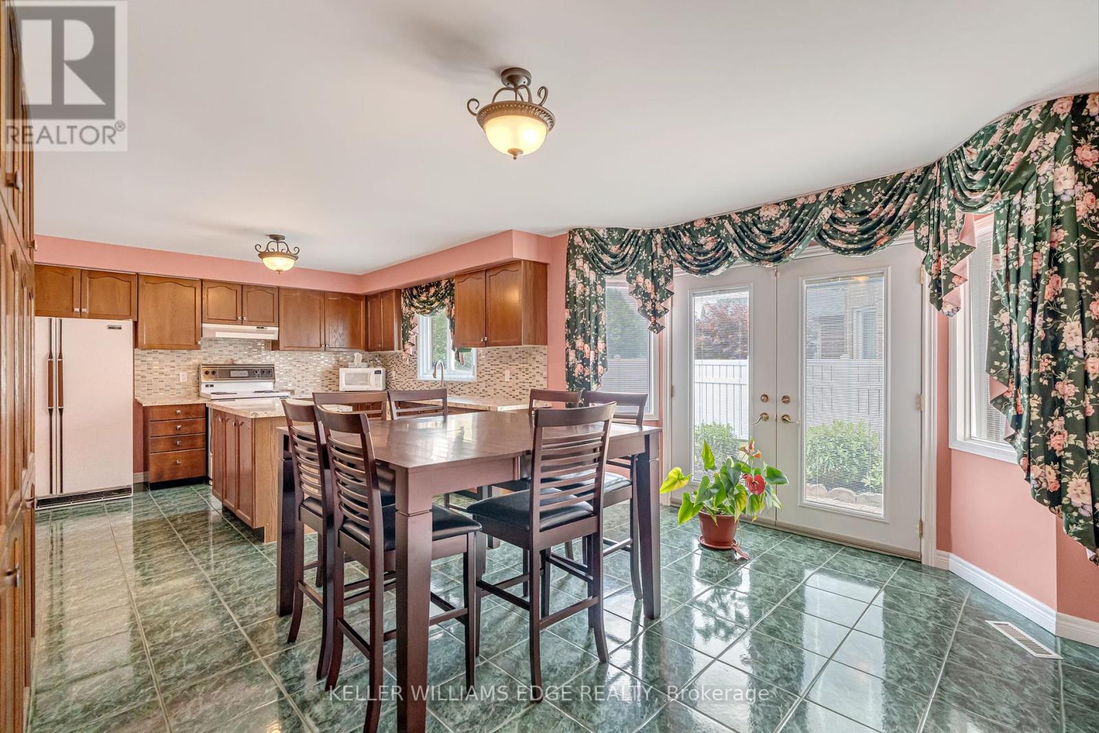 51 Corkett Drive, Brampton (Northwood Park), Ontario  L6X 3G1 - Photo 14 - W12432264