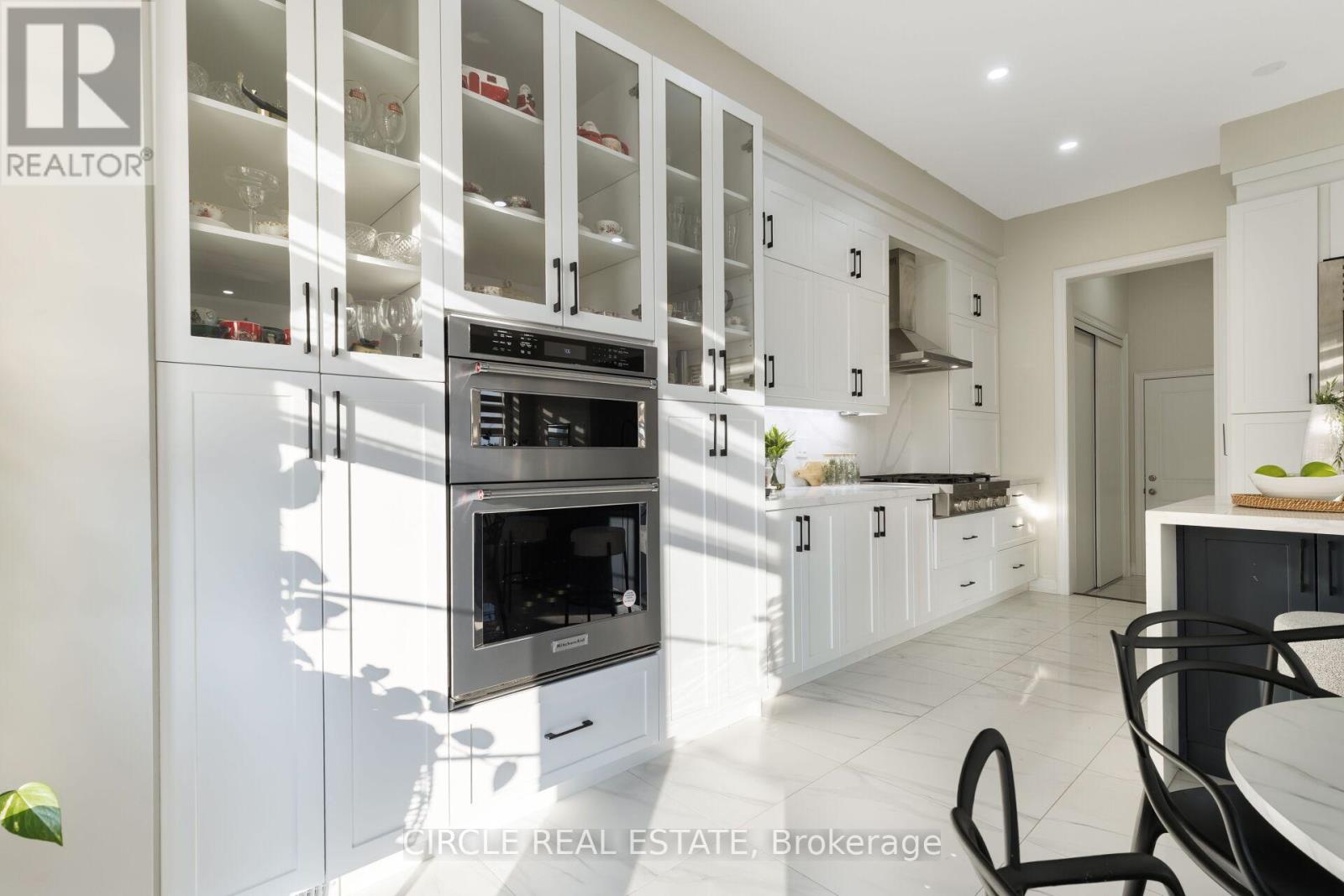 3419 Sixth Line, Oakville, Ontario  L6H 0Y7 - Photo 11 - W12432266