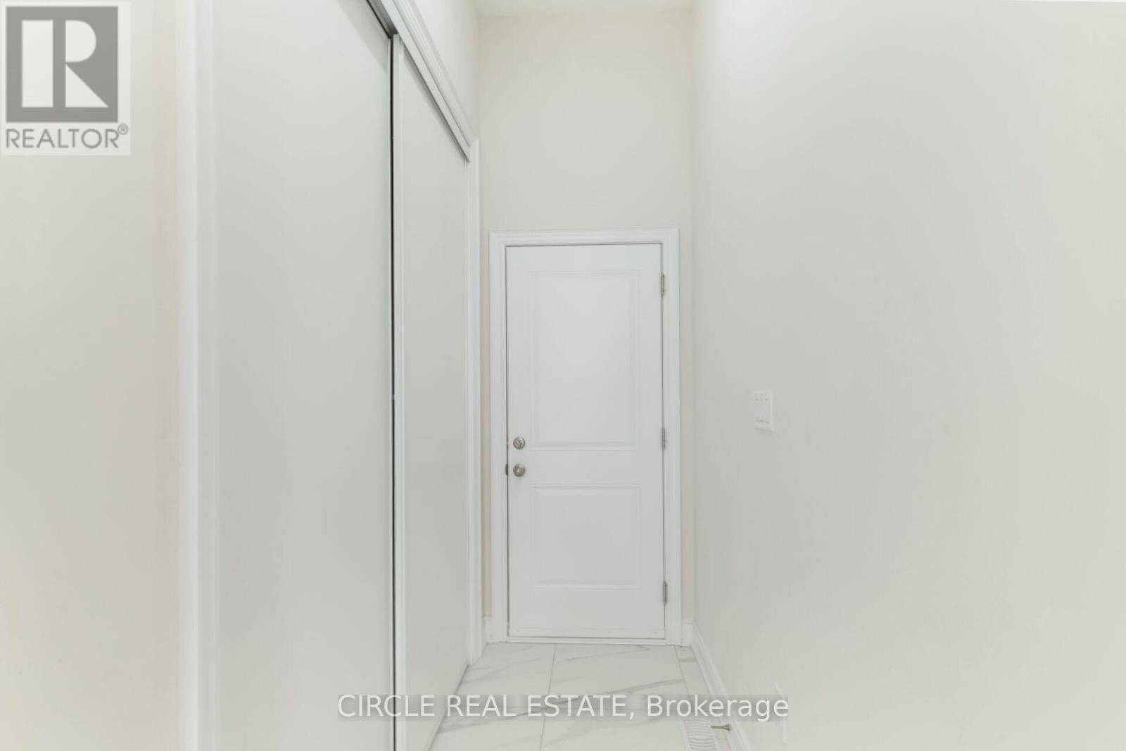 3419 Sixth Line, Oakville, Ontario  L6H 0Y7 - Photo 13 - W12432266
