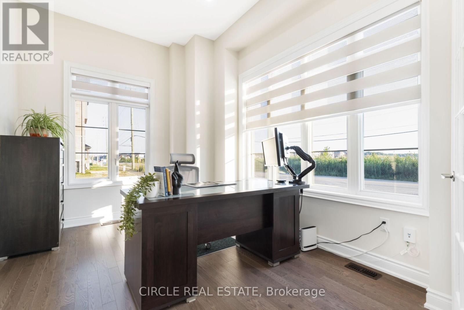 3419 Sixth Line, Oakville, Ontario  L6H 0Y7 - Photo 4 - W12432266