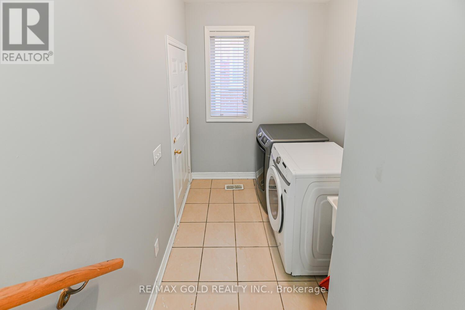 420 Sunny Meadow Boulevard, Brampton, Ontario  L6R 0H5 - Photo 17 - W12432287