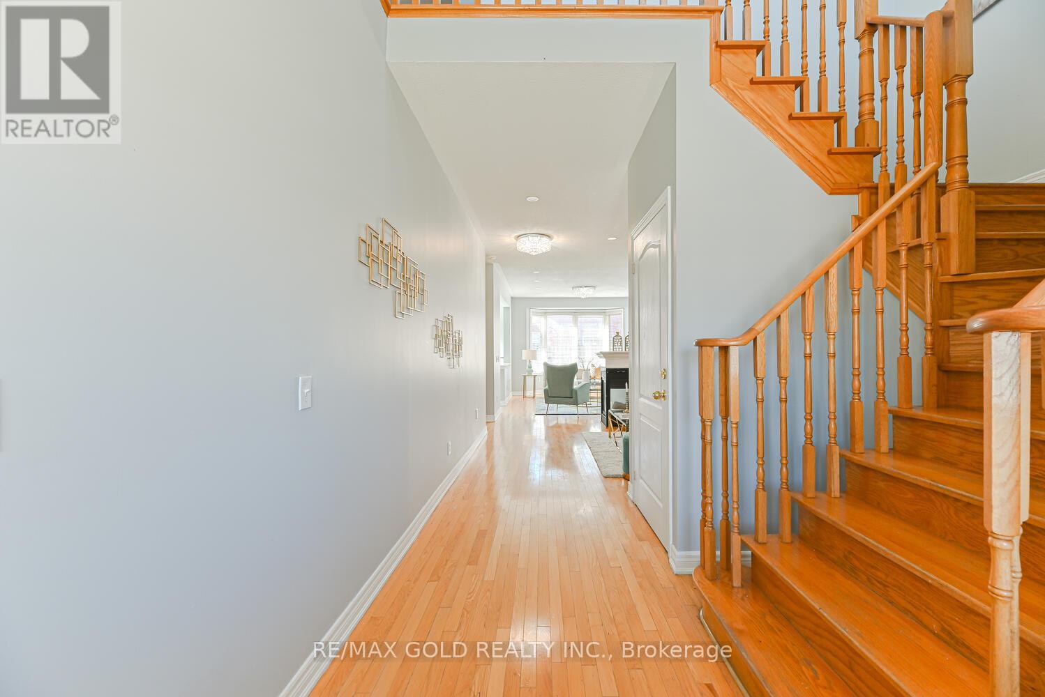 420 Sunny Meadow Boulevard, Brampton, Ontario  L6R 0H5 - Photo 3 - W12432287