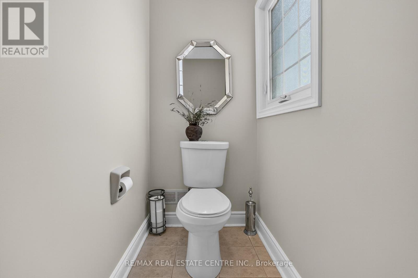 1436 Sprucewood Terrace, Oakville, Ontario  L6M 2P9 - Photo 40 - W12432289