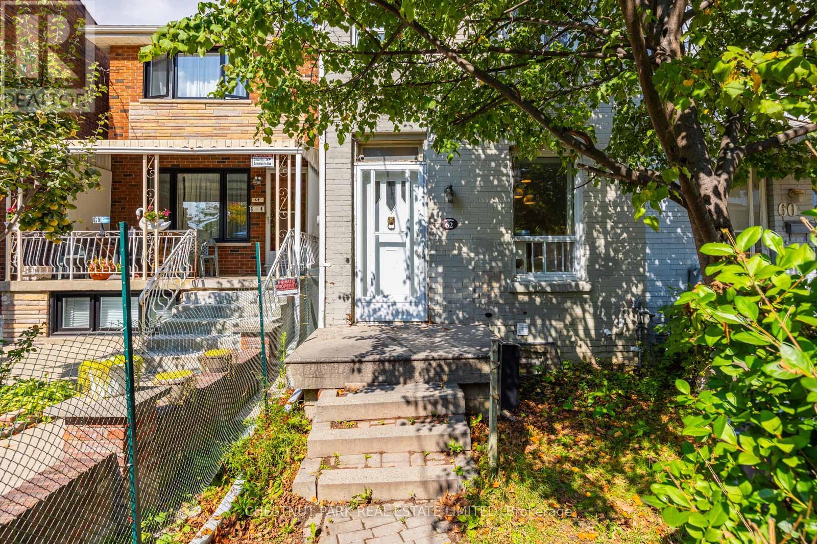 62 Garnet Avenue, Toronto, Ontario  M6G 1V7 - Photo 2 - W12432298