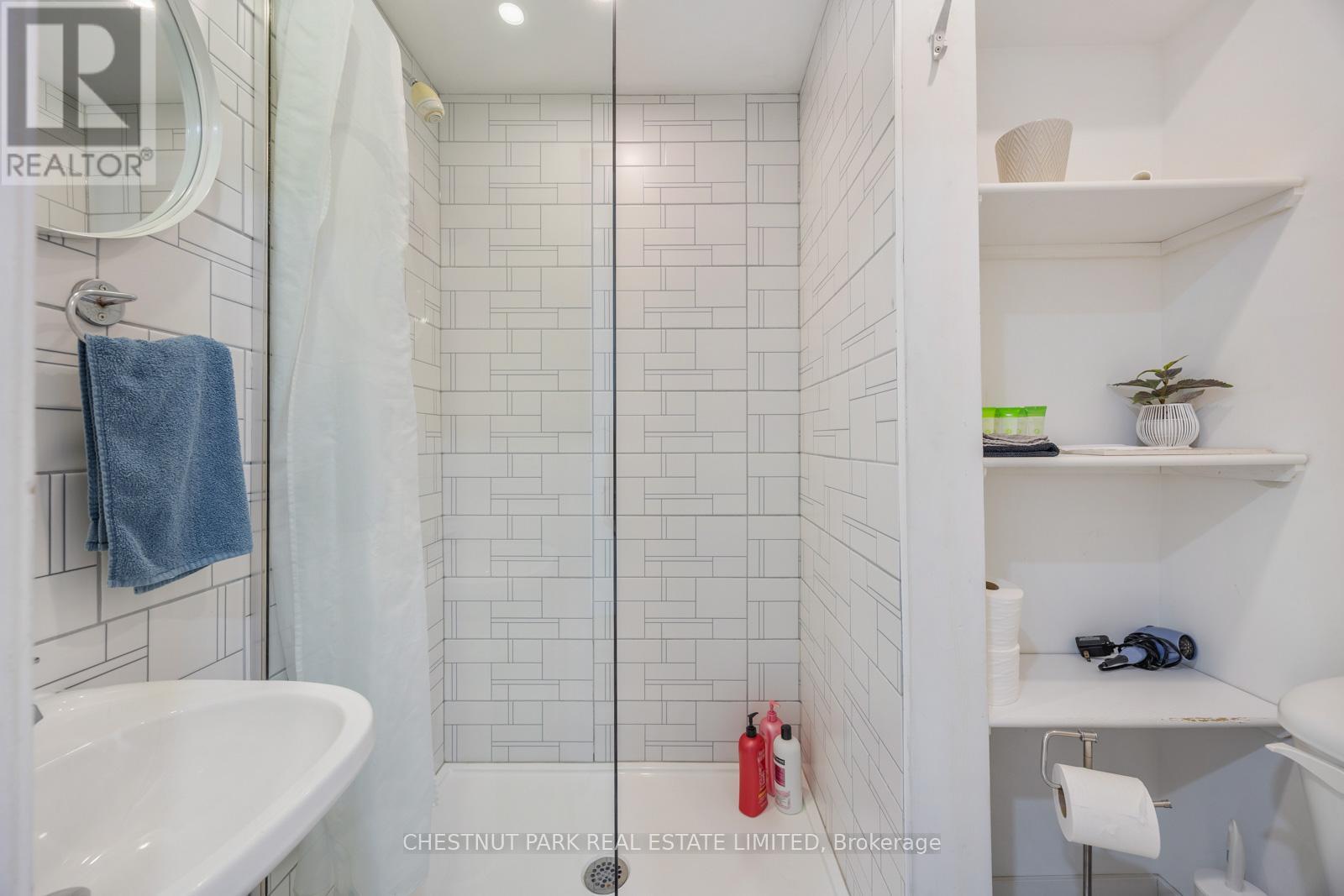 62 Garnet Avenue, Toronto, Ontario  M6G 1V7 - Photo 23 - W12432298