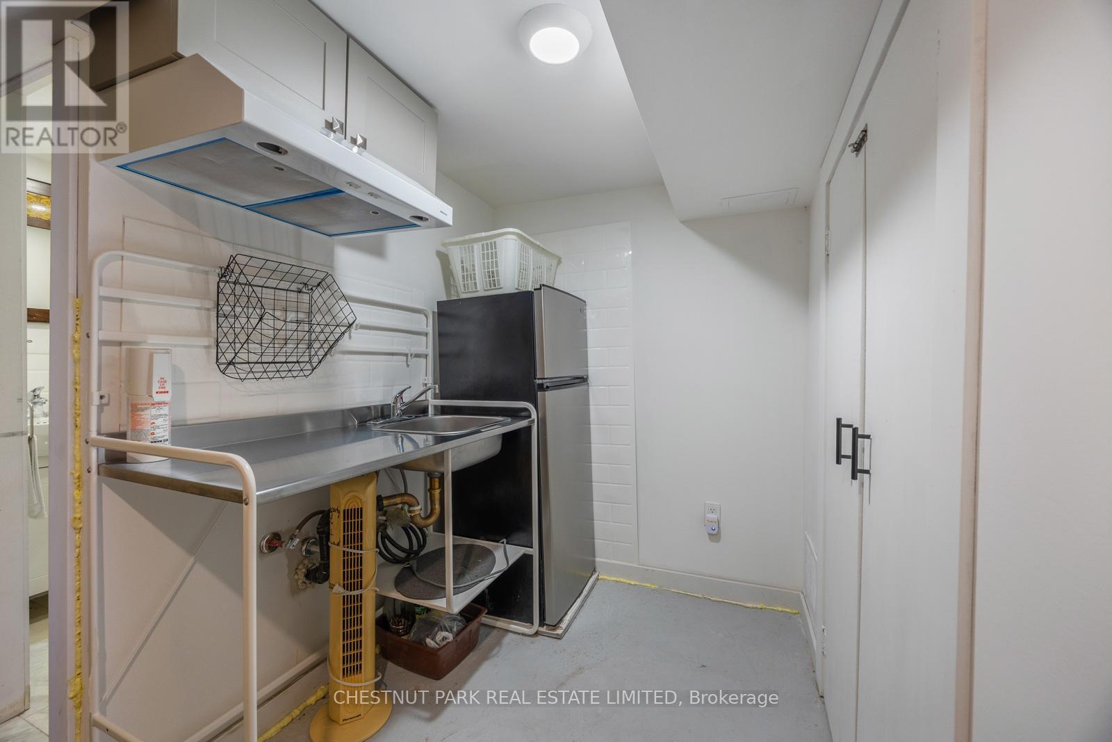 62 Garnet Avenue, Toronto, Ontario  M6G 1V7 - Photo 43 - W12432298