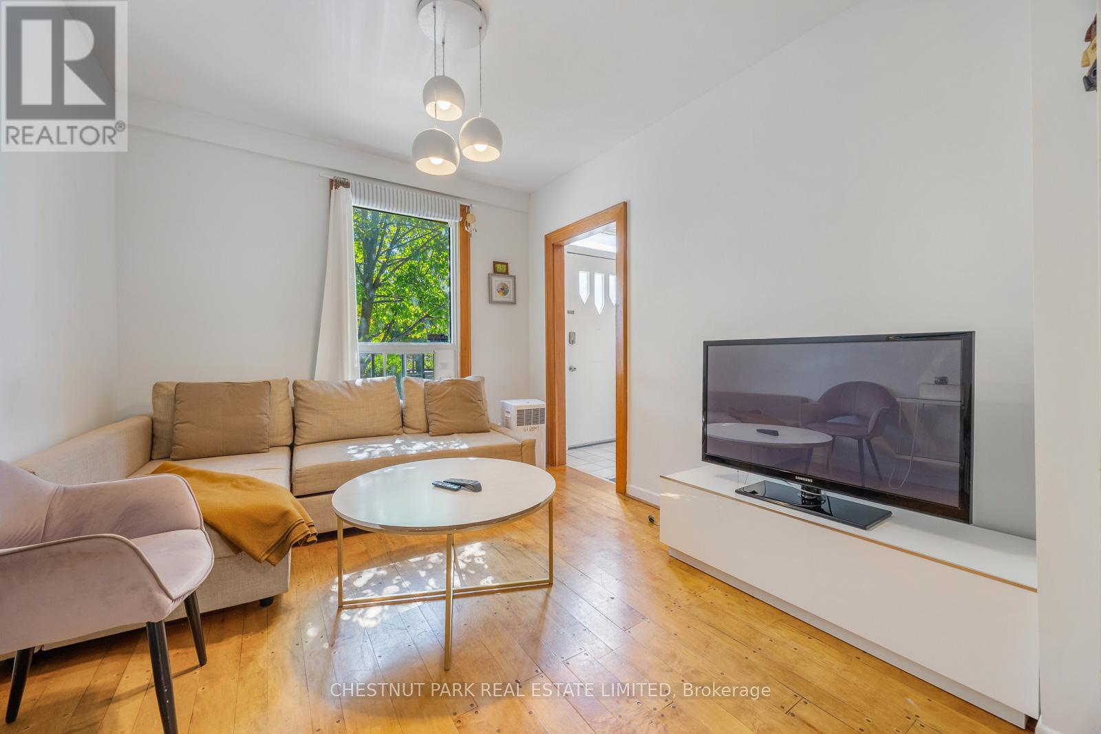 62 Garnet Avenue, Toronto, Ontario  M6G 1V7 - Photo 7 - W12432298