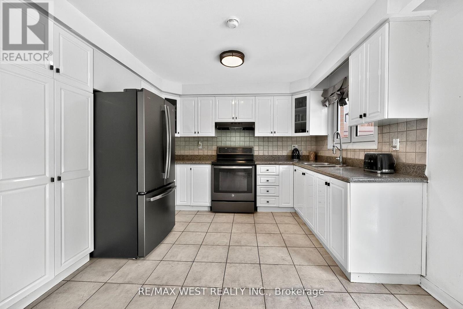 54 Barker Avenue, Toronto, Ontario  M9V 4A1 - Photo 11 - W12432305