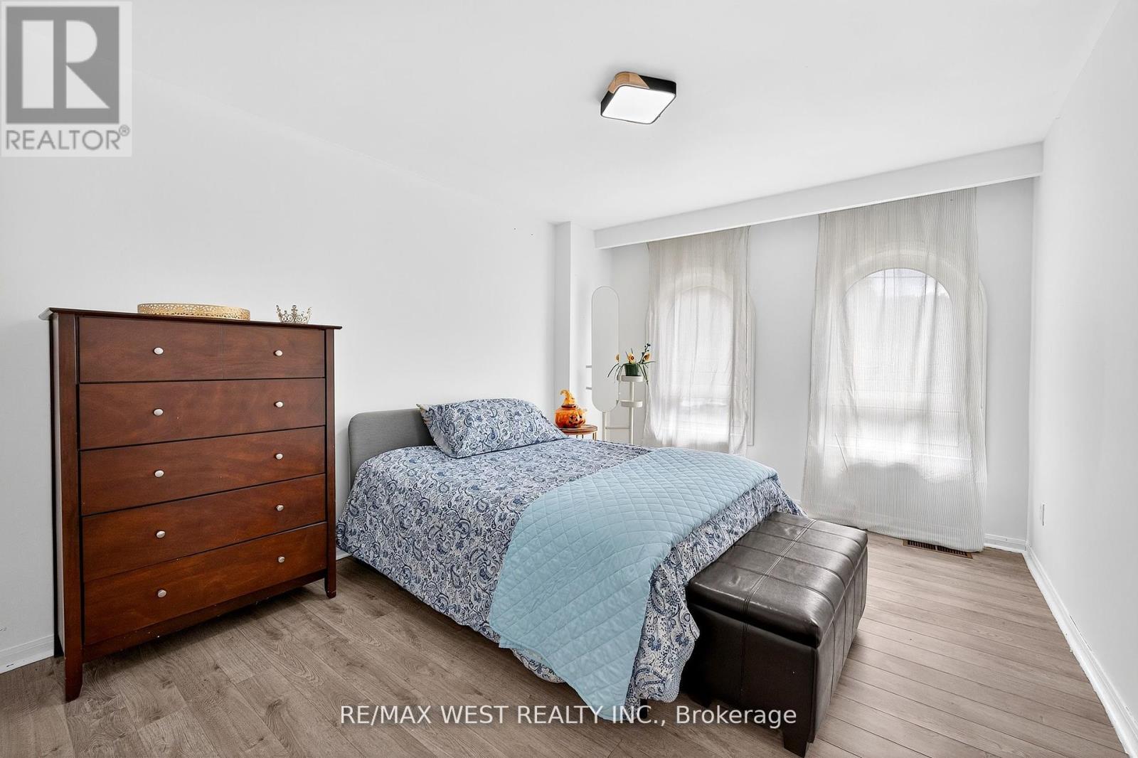 54 Barker Avenue, Toronto, Ontario  M9V 4A1 - Photo 14 - W12432305
