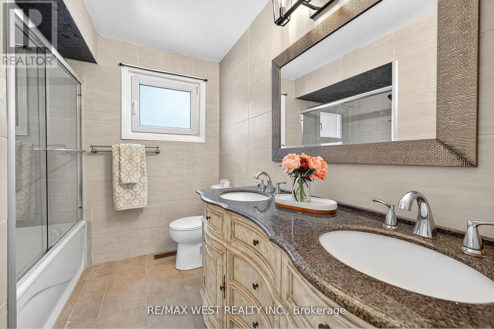 54 Barker Avenue, Toronto, Ontario  M9V 4A1 - Photo 18 - W12432305