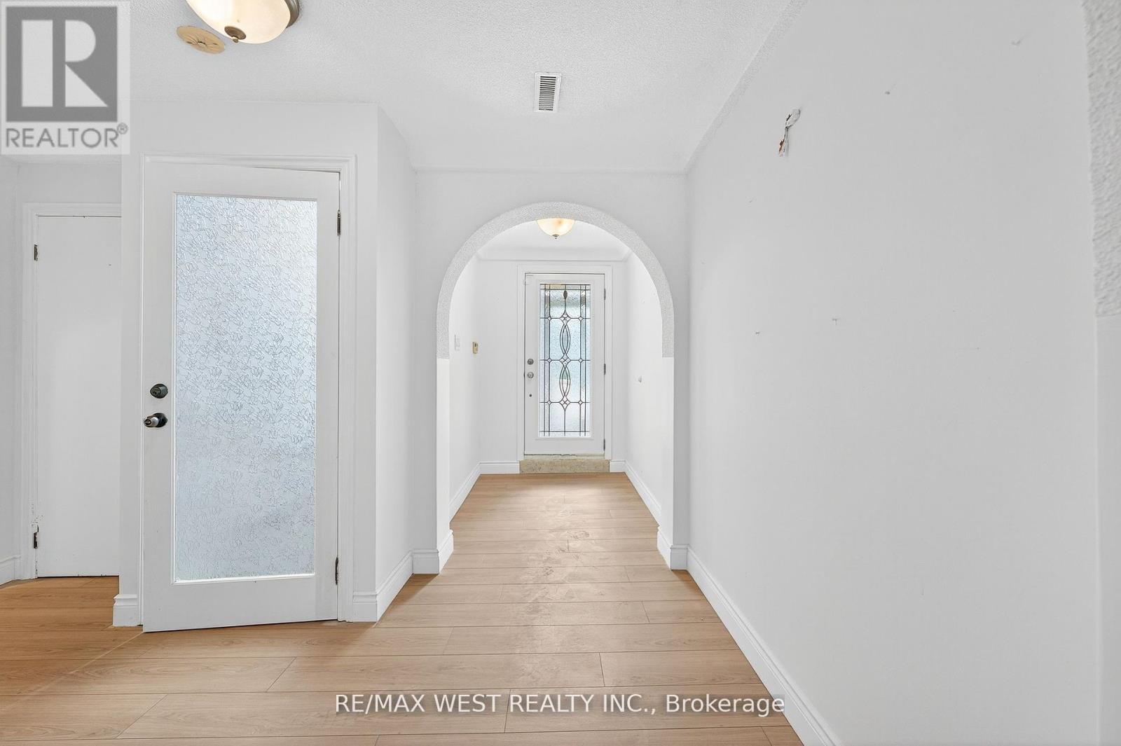 54 Barker Avenue, Toronto, Ontario  M9V 4A1 - Photo 19 - W12432305