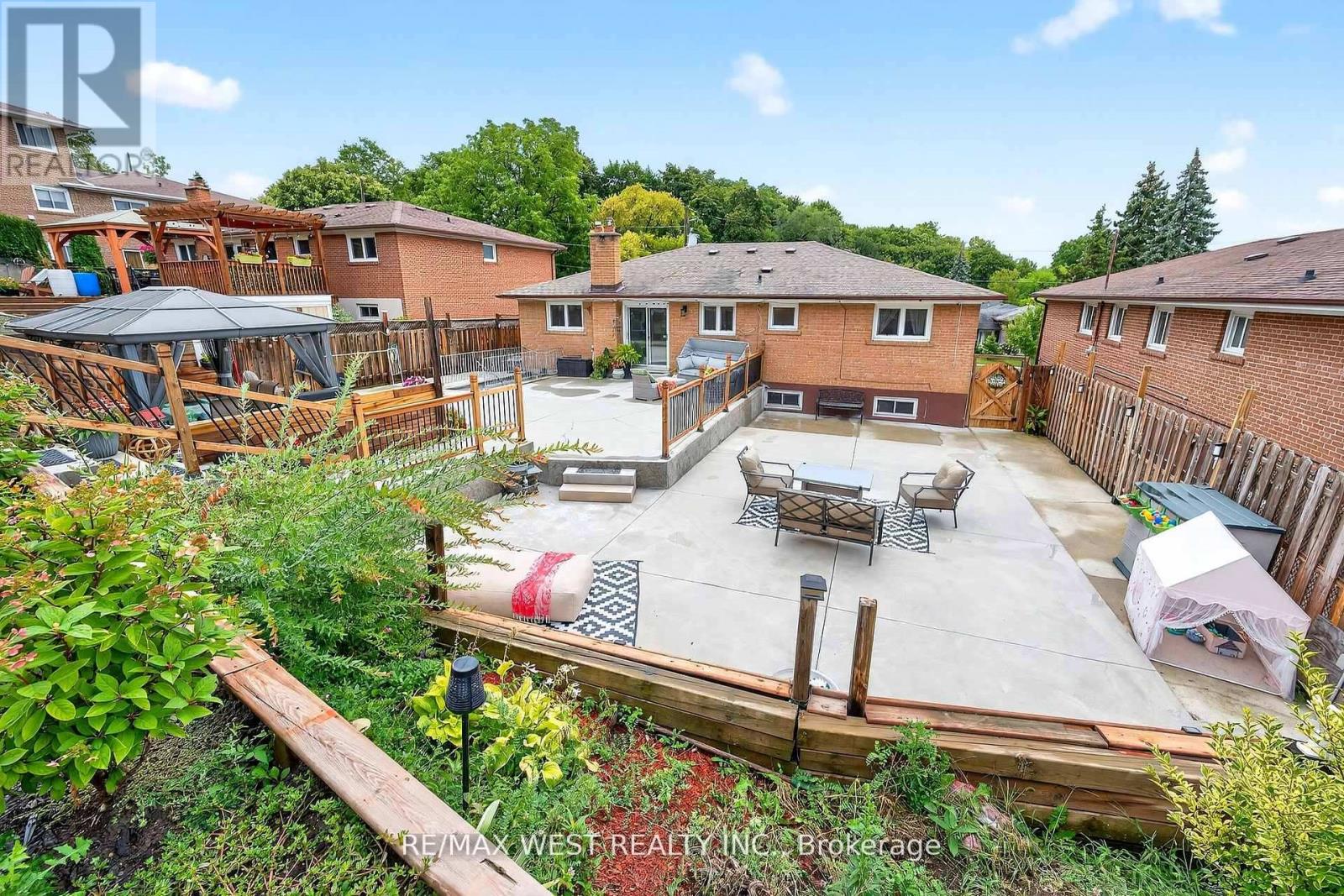 54 Barker Avenue, Toronto, Ontario  M9V 4A1 - Photo 32 - W12432305