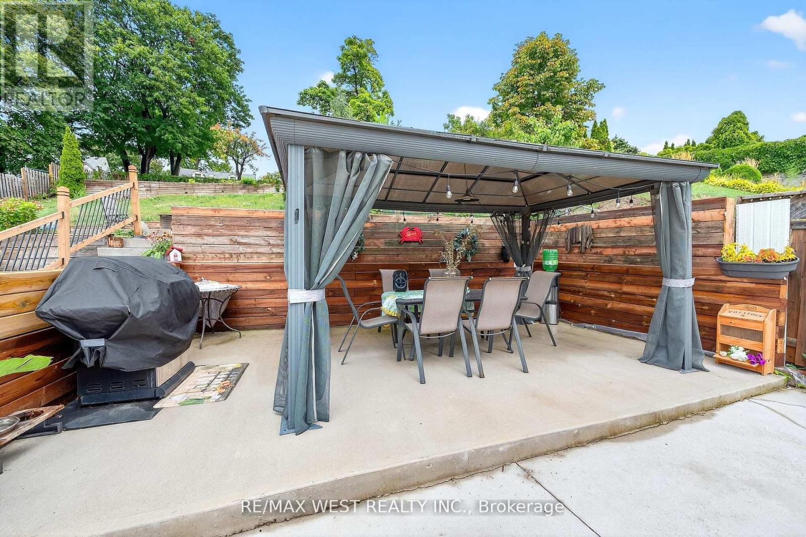 54 Barker Avenue, Toronto, Ontario  M9V 4A1 - Photo 33 - W12432305