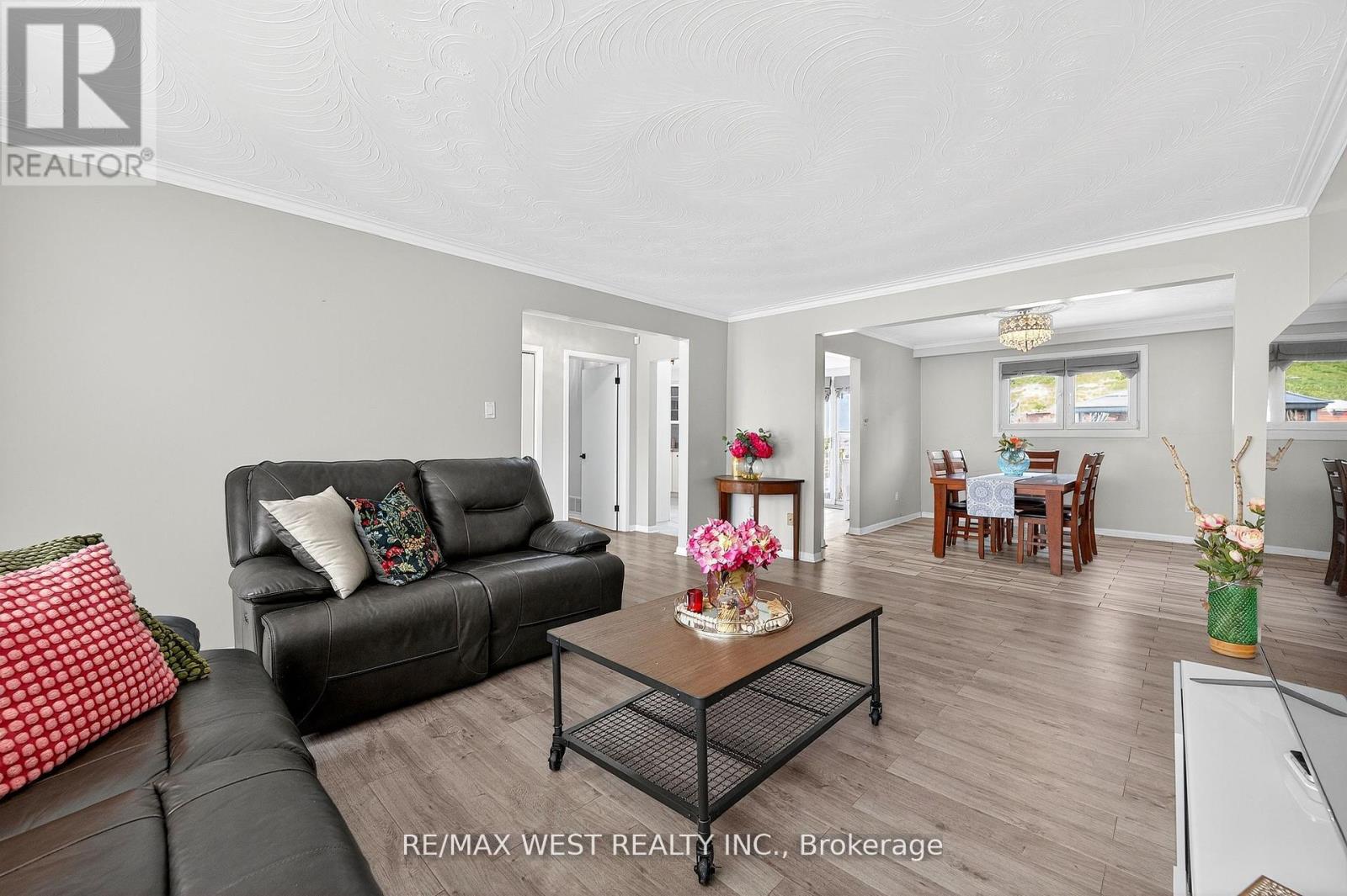54 Barker Avenue, Toronto, Ontario  M9V 4A1 - Photo 8 - W12432305