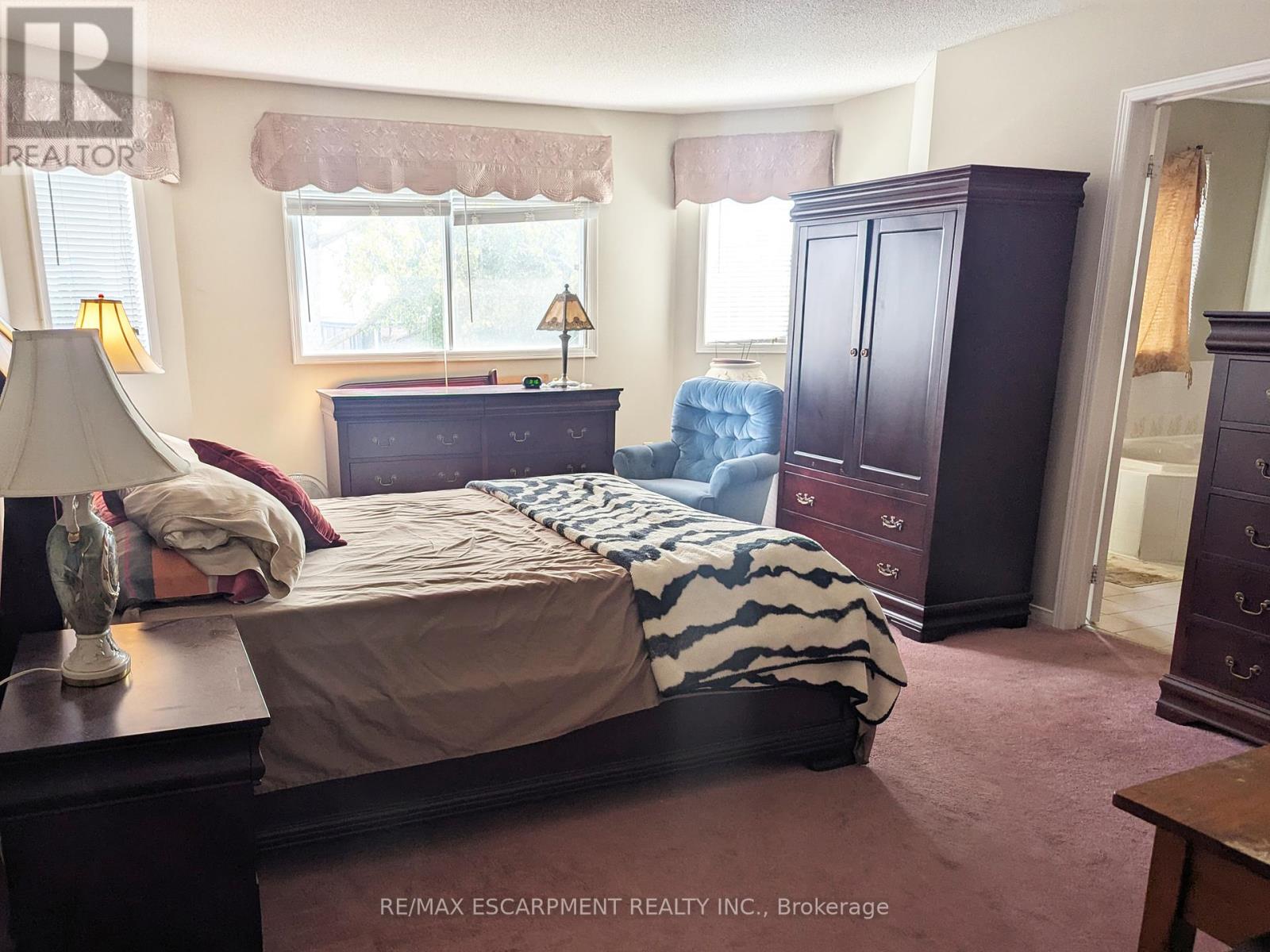 537 Westman Avenue, Peterborough, Ontario  K9K 2E6 - Photo 22 - X12432247