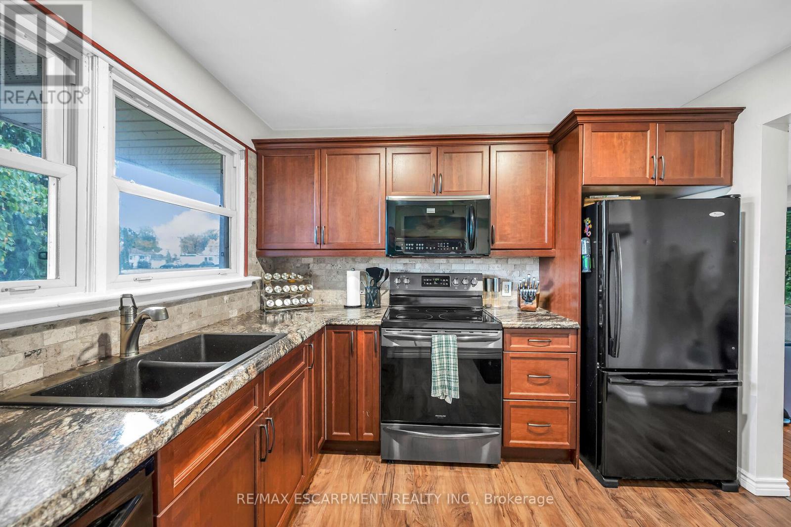 4539 Highway 6, Haldimand, Ontario  N0A 1H0 - Photo 17 - X12432303