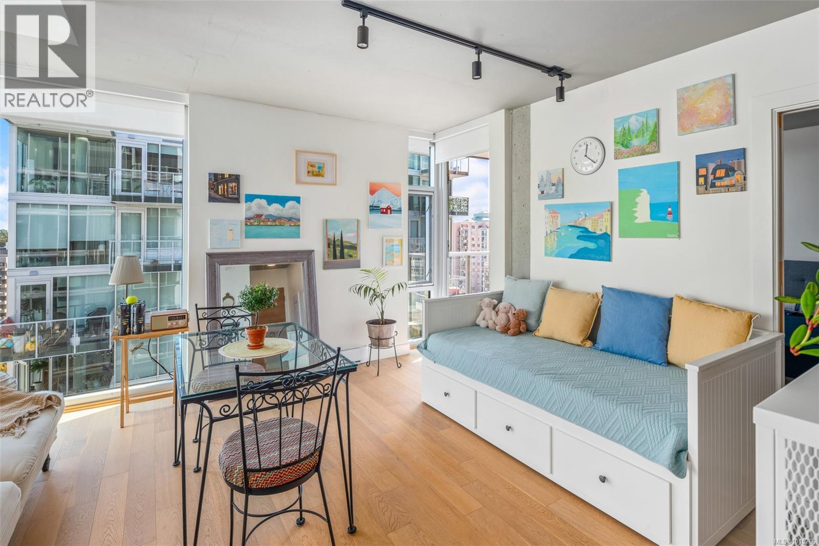 1406 989 Johnson St, Victoria, British Columbia