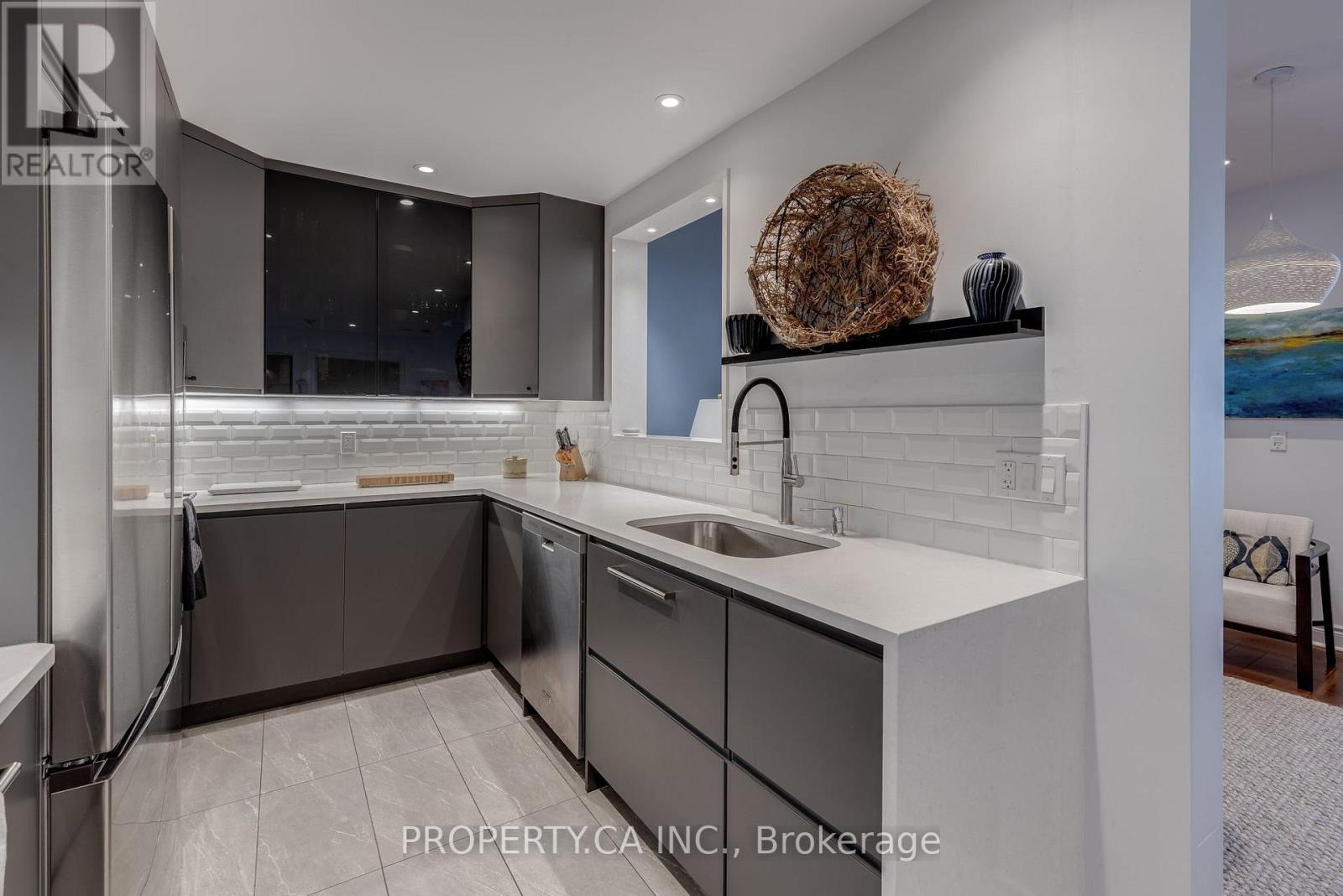 1605 - 880 Grandview Way, Toronto, Ontario  M2N 7B2 - Photo 9 - C12432344