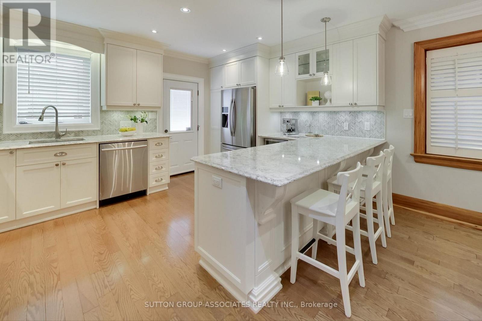 163 Maplewood Avenue, Toronto (Humewood-Cedarvale), Ontario  M6C 1J8 - Photo 11 - C12432352