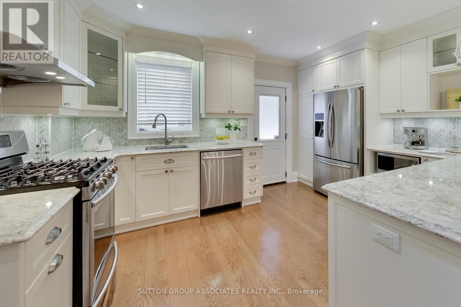 163 Maplewood Avenue, Toronto (Humewood-Cedarvale), Ontario  M6C 1J8 - Photo 13 - C12432352