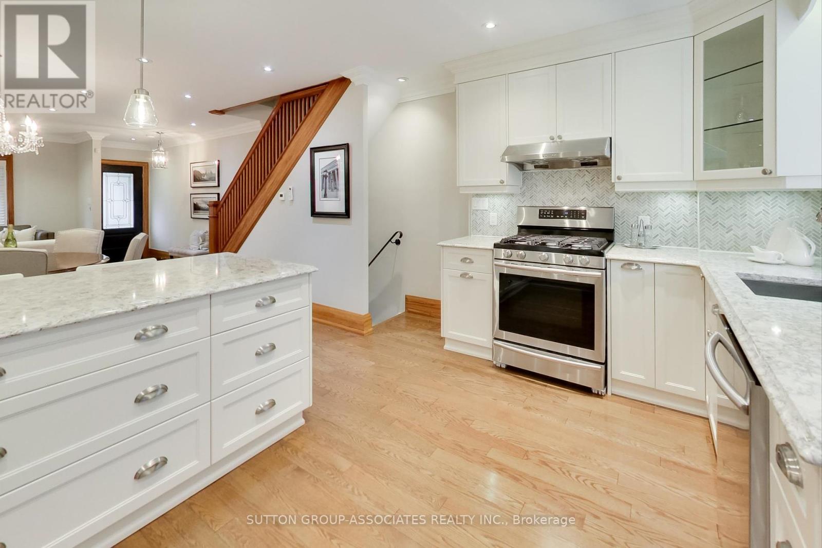 163 Maplewood Avenue, Toronto (Humewood-Cedarvale), Ontario  M6C 1J8 - Photo 15 - C12432352