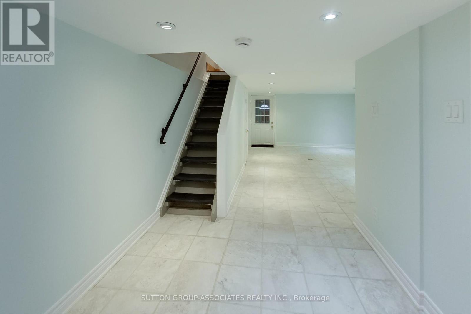 163 Maplewood Avenue, Toronto (Humewood-Cedarvale), Ontario  M6C 1J8 - Photo 33 - C12432352