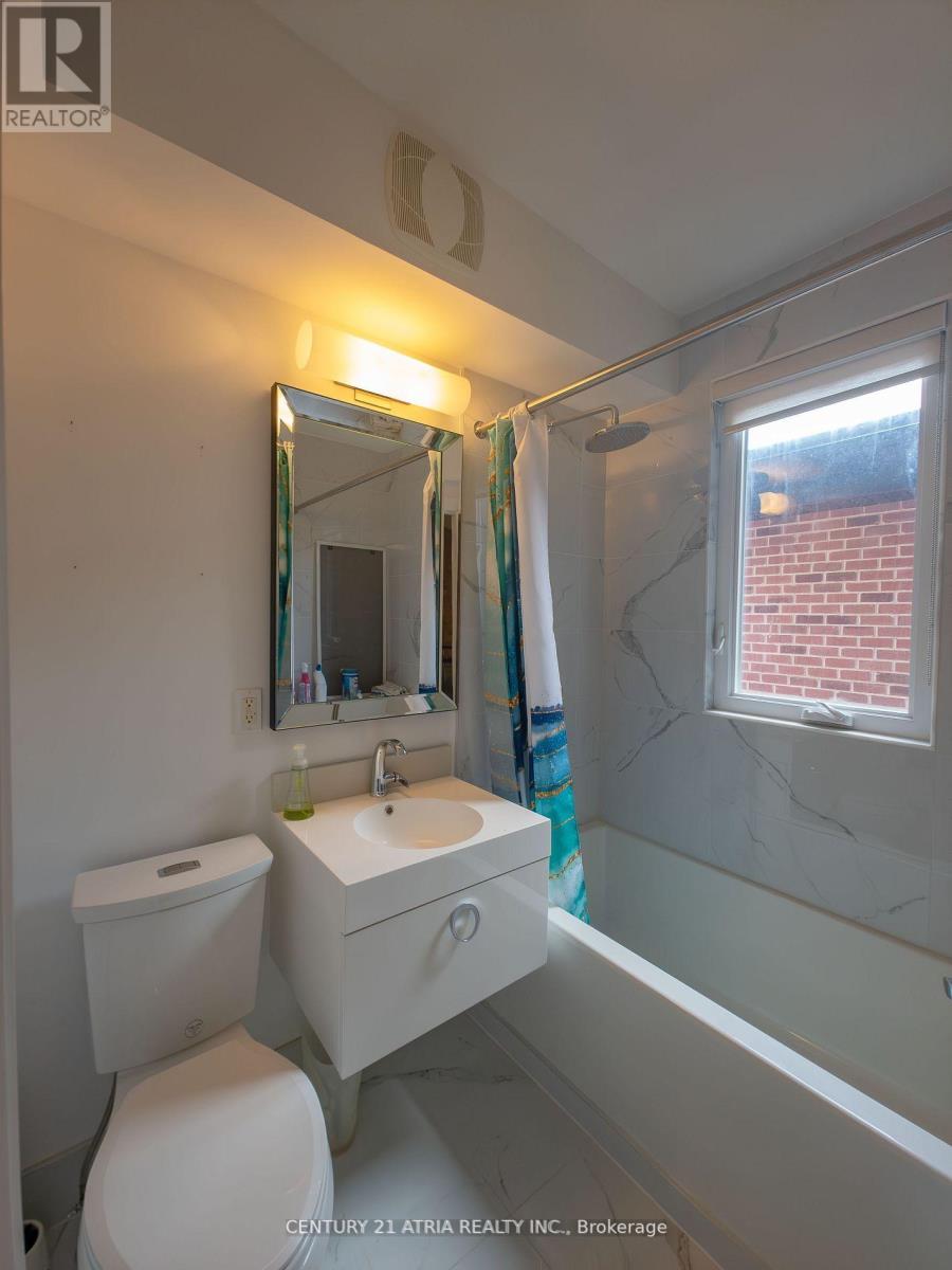329a Clinton Street, Toronto, Ontario  M6G 2Y7 - Photo 11 - C12432411