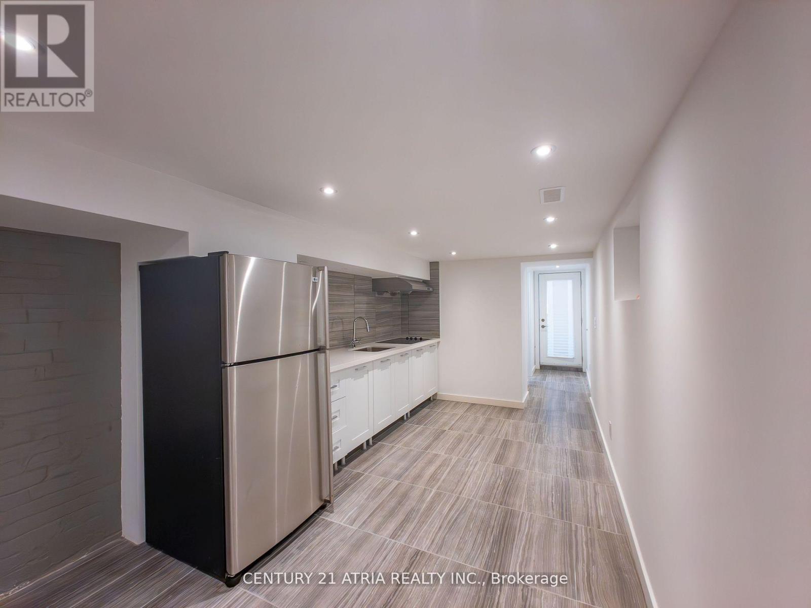 329a Clinton Street, Toronto, Ontario  M6G 2Y7 - Photo 17 - C12432411