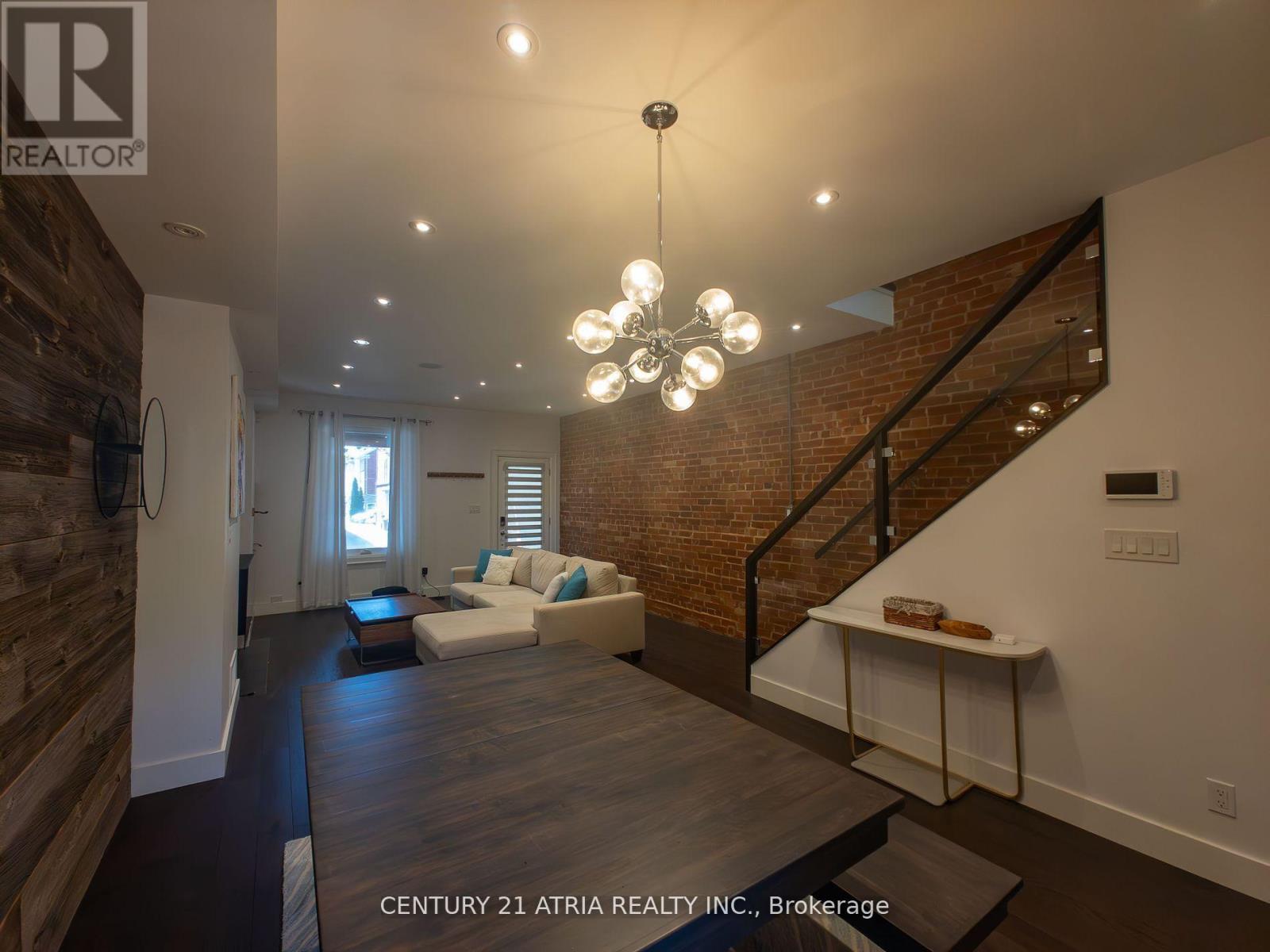 329a Clinton Street, Toronto, Ontario  M6G 2Y7 - Photo 3 - C12432411