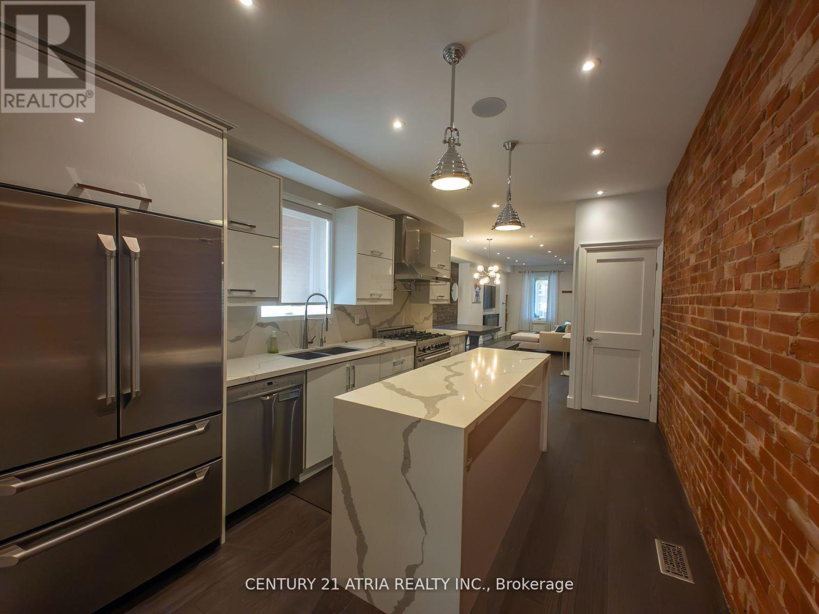 329a Clinton Street, Toronto, Ontario  M6G 2Y7 - Photo 6 - C12432411