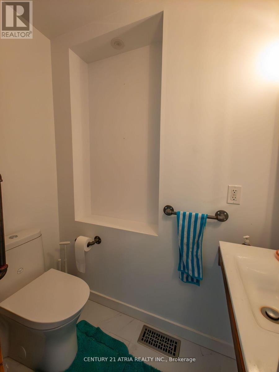 329a Clinton Street, Toronto, Ontario  M6G 2Y7 - Photo 9 - C12432411