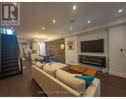 329A CLINTON STREET, Toronto, Ontario
