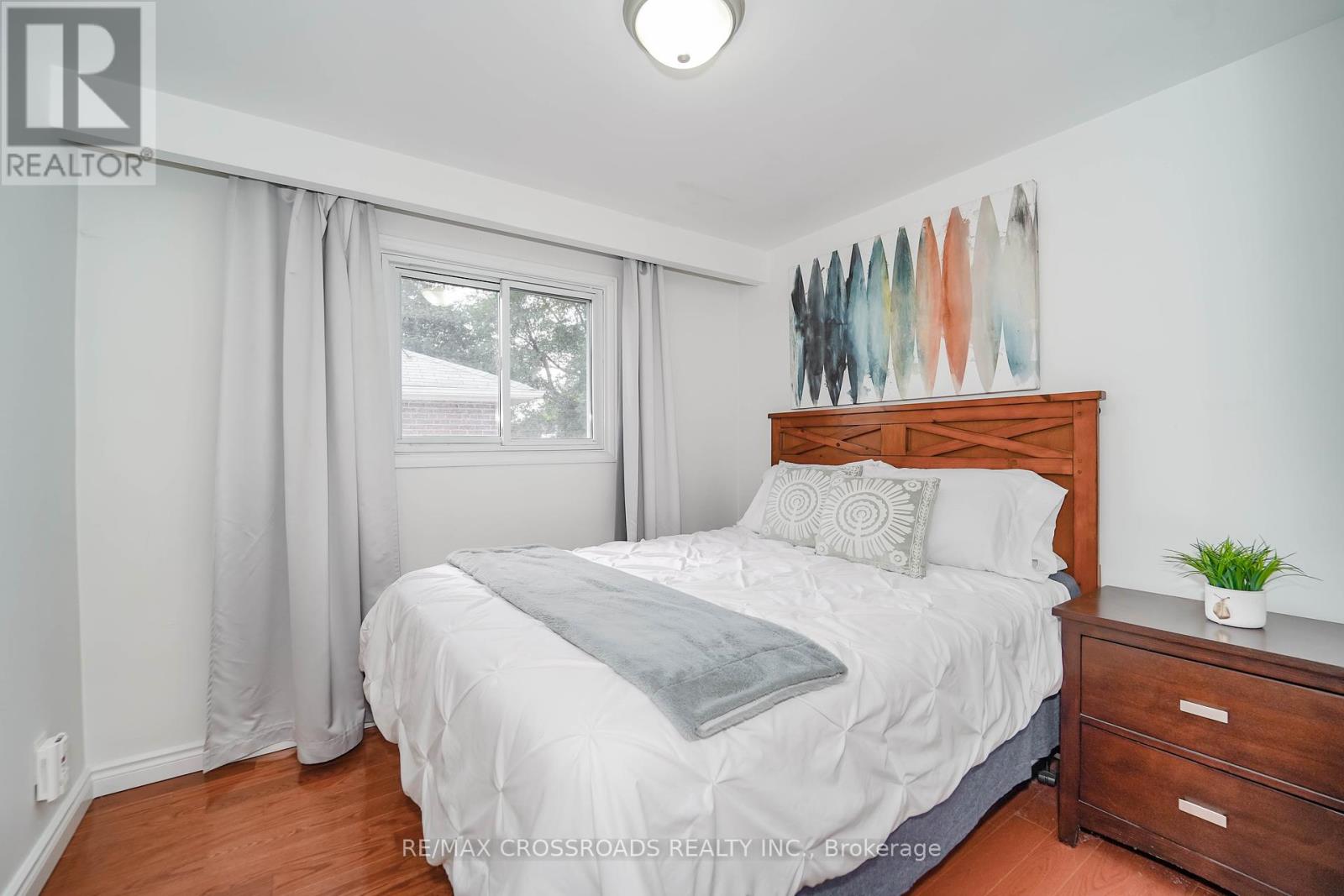8 Topaz Gate, Toronto (Bayview Woods-Steeles), Ontario  M2M 2Z7 - Photo 18 - C12432415
