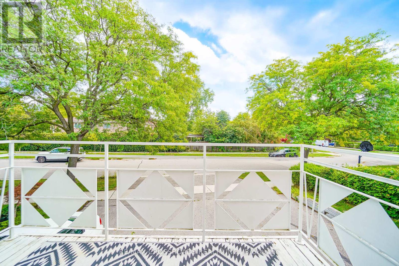 8 Topaz Gate, Toronto (Bayview Woods-Steeles), Ontario  M2M 2Z7 - Photo 32 - C12432415